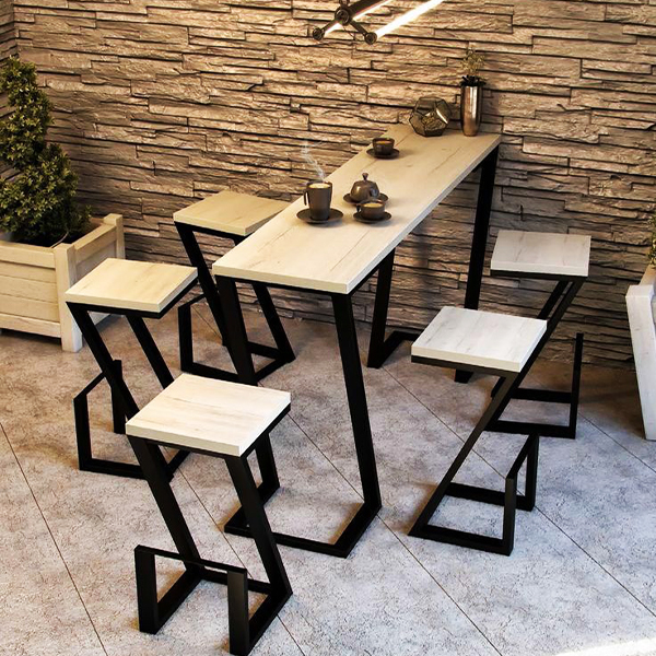 Sillas y mesa en z metal y madera - Central de muebles